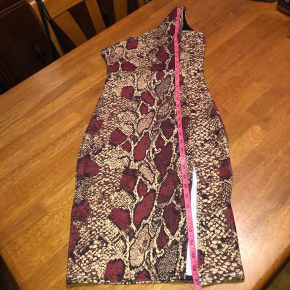 Snake Print Sexy Dress. One size 6 left - Picture 5 of 8